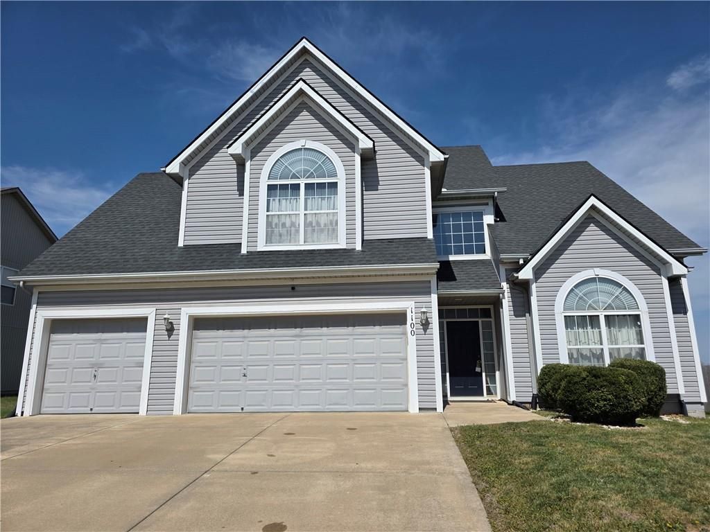 1100 Hampton Drive, Raymore, MO 64083