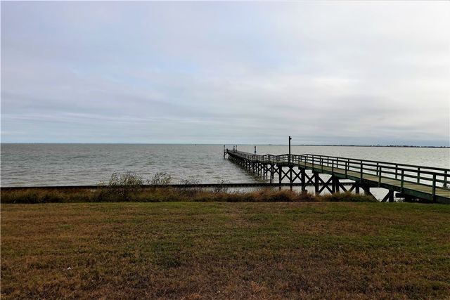 1406 Third St, Bayside, TX 78340