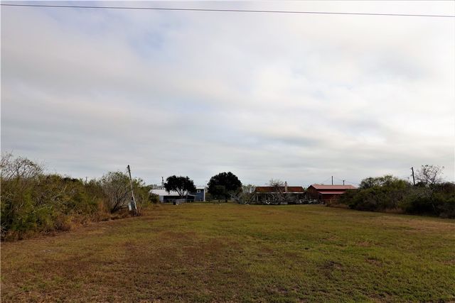 1406 Third St, Bayside, TX 78340
