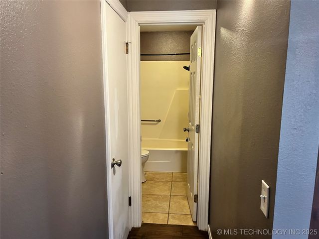 8239 W 800 Road, Fort Gibson, OK 74434