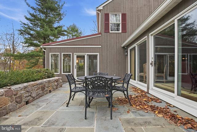 14 DEVON DR, New Hope, PA 18938