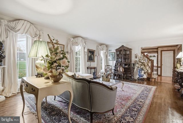 14 DEVON DR, New Hope, PA 18938