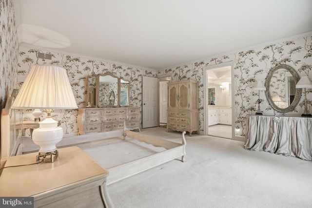 14 DEVON DR, New Hope, PA 18938