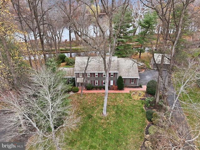 14 DEVON DR, New Hope, PA 18938