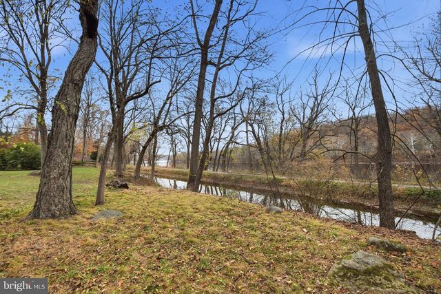 14 DEVON DR, New Hope, PA 18938