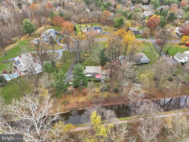 14 DEVON DR, New Hope, PA 18938