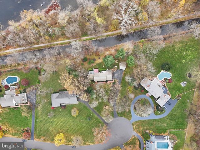 14 DEVON DR, New Hope, PA 18938