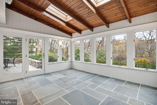 14 DEVON DR, New Hope, PA 18938