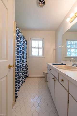159 Yorkshire RD, Portsmouth, VA 23701