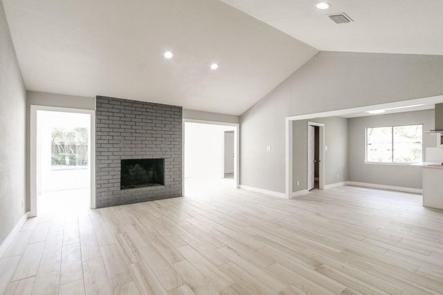 10827 Tupper Lake Drive, Houston, TX 77042