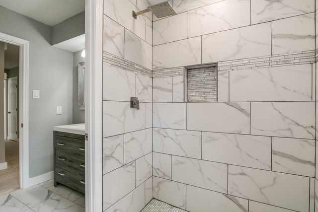 10827 Tupper Lake Drive, Houston, TX 77042