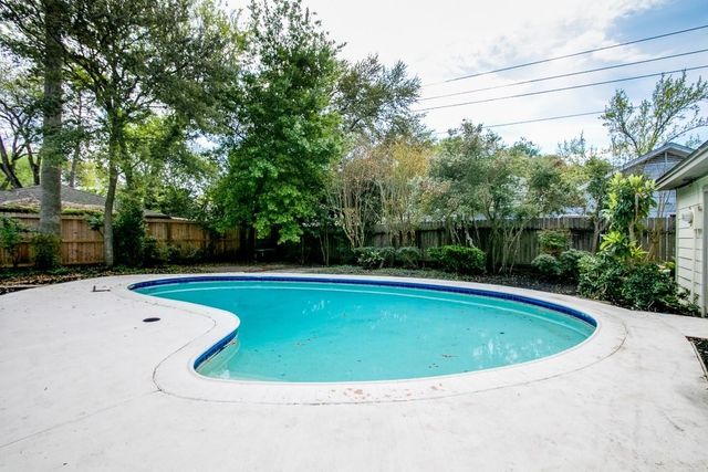 10827 Tupper Lake Drive, Houston, TX 77042