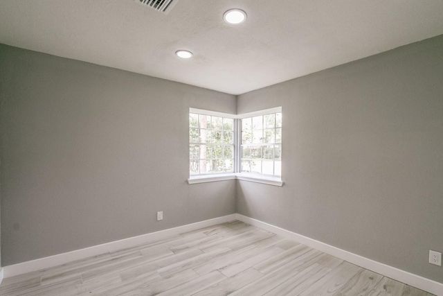 10827 Tupper Lake Drive, Houston, TX 77042