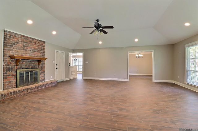 15826 Chivre Ave, Greenwell Springs, LA 70739