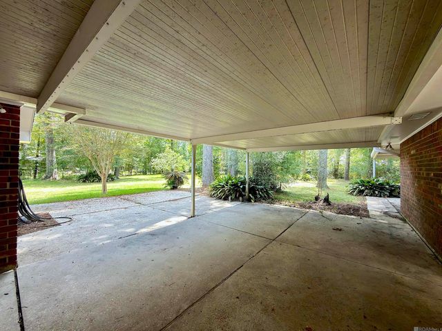 15826 Chivre Ave, Greenwell Springs, LA 70739