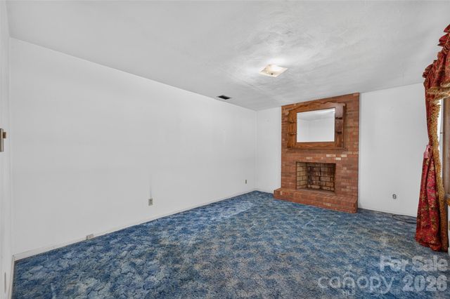 632 Wildlife Access Road, Hickory, NC 28601
