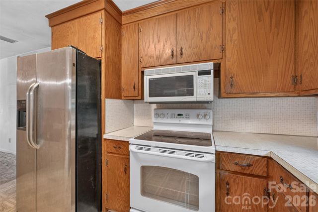 632 Wildlife Access Road, Hickory, NC 28601