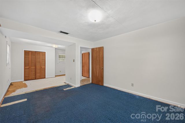 632 Wildlife Access Road, Hickory, NC 28601