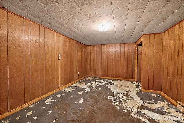 632 Wildlife Access Road, Hickory, NC 28601