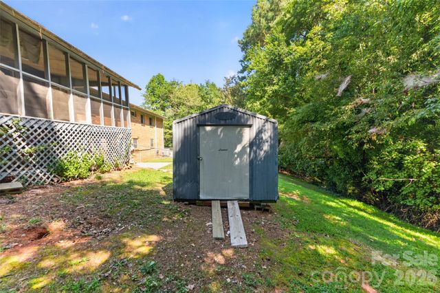 632 Wildlife Access Road, Hickory, NC 28601