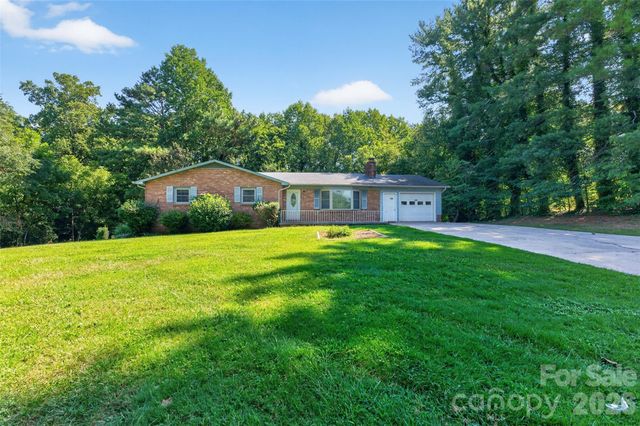 632 Wildlife Access Road, Hickory, NC 28601