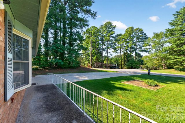 632 Wildlife Access Road, Hickory, NC 28601