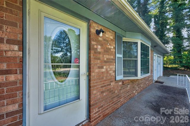 632 Wildlife Access Road, Hickory, NC 28601