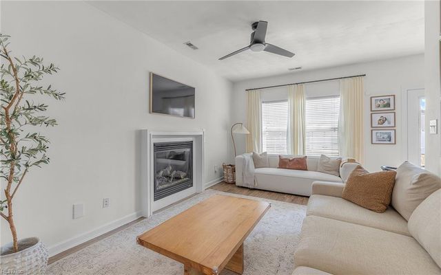 813 Bridges PL, Virginia Beach, VA 23464