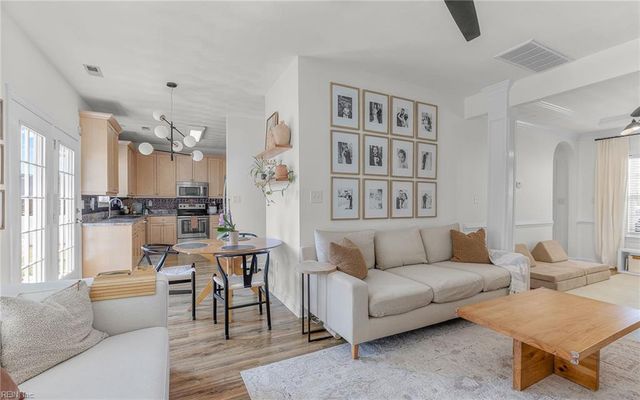 813 Bridges PL, Virginia Beach, VA 23464