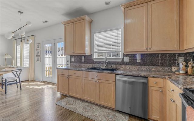 813 Bridges PL, Virginia Beach, VA 23464