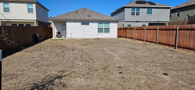 215 Canley LOOP, Hutto, TX 78634