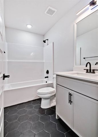 6 Findhorn Lane, Bella Vista, AR 72715