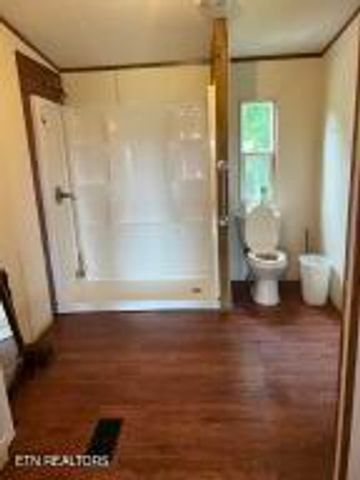 1007 Glenlock Rd, Sweetwater, TN 37874