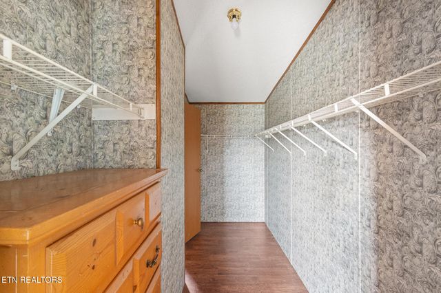 1007 Glenlock Rd, Sweetwater, TN 37874