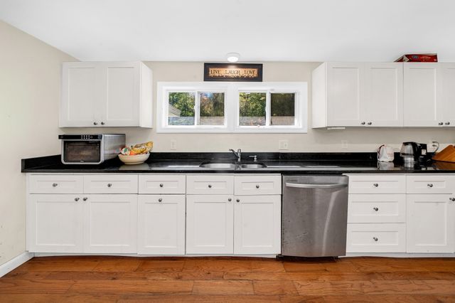 70 River Rd, Andover, MA 01810