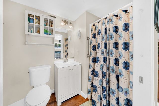70 River Rd, Andover, MA 01810
