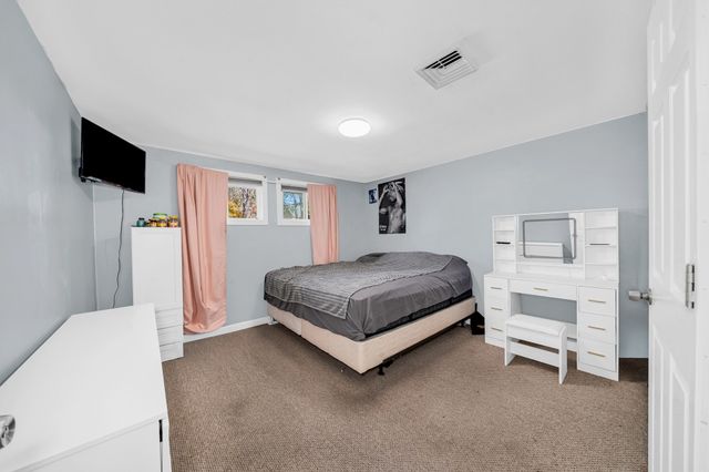70 River Rd, Andover, MA 01810