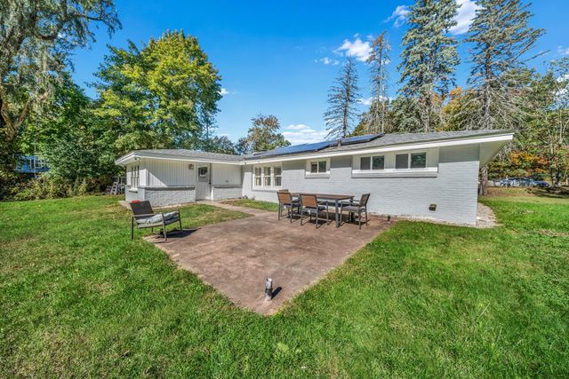 70 River Rd, Andover, MA 01810