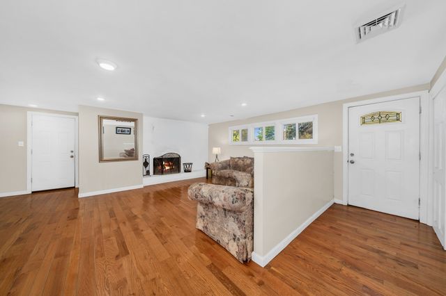 70 River Rd, Andover, MA 01810