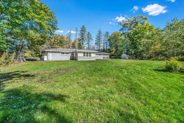 70 River Rd, Andover, MA 01810