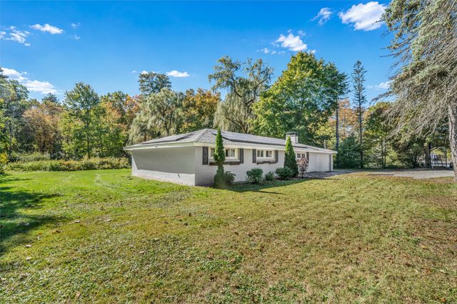 70 River Rd, Andover, MA 01810