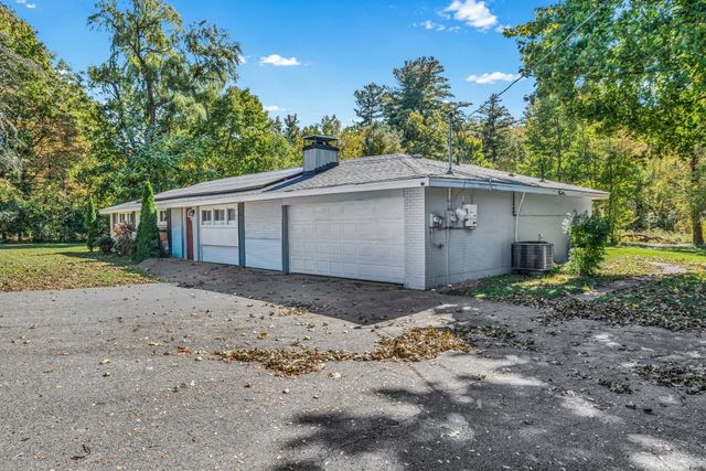 70 River Rd, Andover, MA 01810