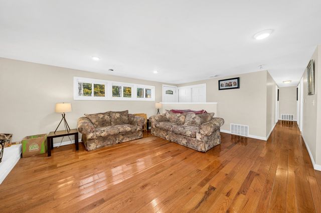 70 River Rd, Andover, MA 01810