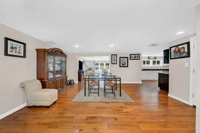 70 River Rd, Andover, MA 01810