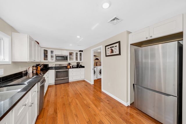 70 River Rd, Andover, MA 01810
