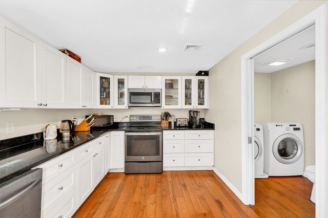 70 River Rd, Andover, MA 01810