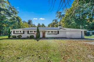 70 River Rd, Andover, MA 01810