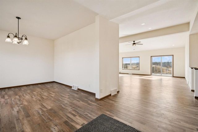 1095 Walnut Dell Road, Platteville, WI 53818