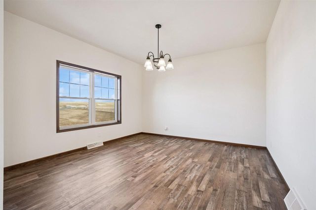 1095 Walnut Dell Road, Platteville, WI 53818