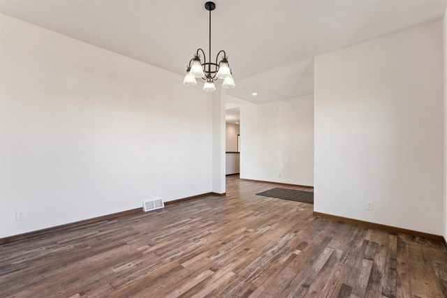 1095 Walnut Dell Road, Platteville, WI 53818